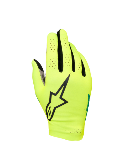 Sim Gloves Graphic 1